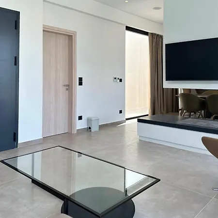 Sirocco Luxury & *